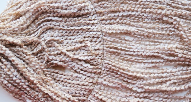 Coloque fio no feltro de forma a cobri-lo uniformemente