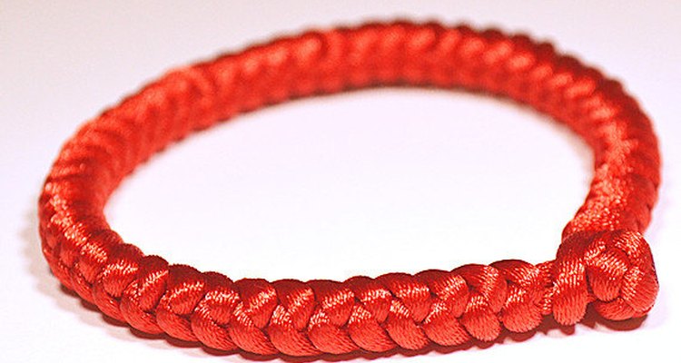 Chinese knot bracelets are easy to make.