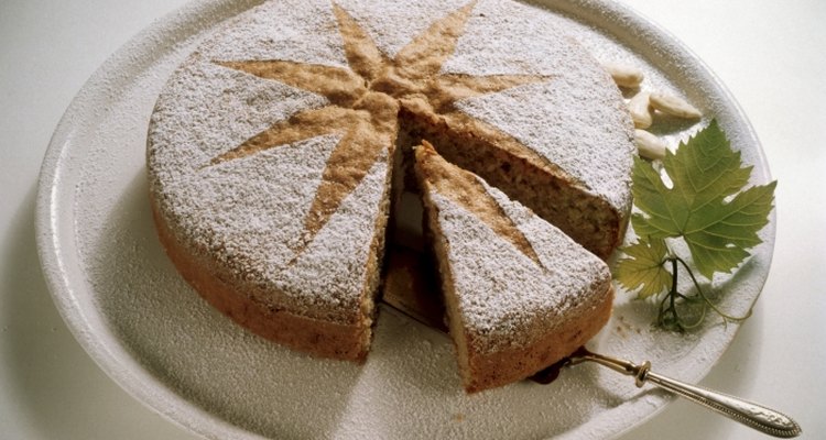 Pyrex bowls are not usually used to bake cakes, but they can be as long as you prepare them well.