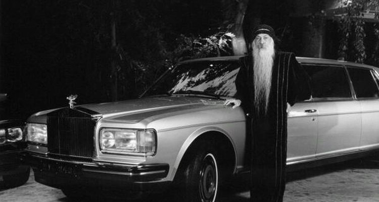 Osho con su Rolls Royce.