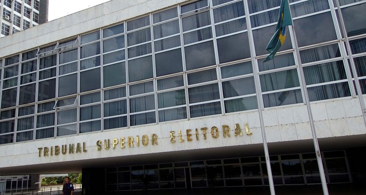 O site do TSE oferece informações sobre os candidatos e as eleições em geral