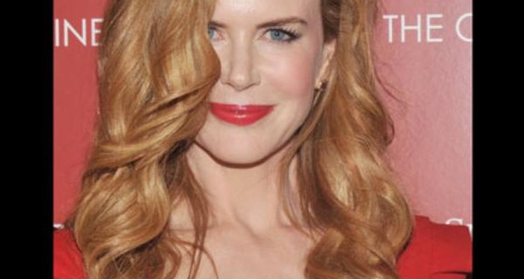 Nicole Kidman elige una exquisita combinación para su cremoso tono de piel con el rubio-fresa de su cabello.