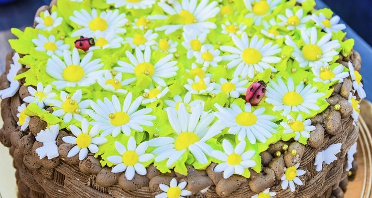 Gum paste flowers allow you to add detail to a cake.