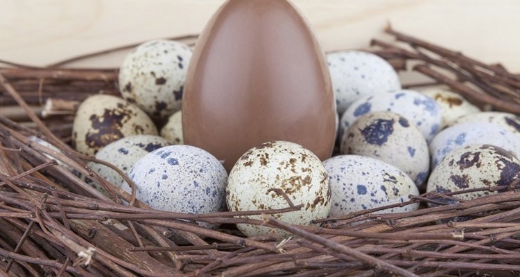 Create a bird's nest Easter egg basket with your children.