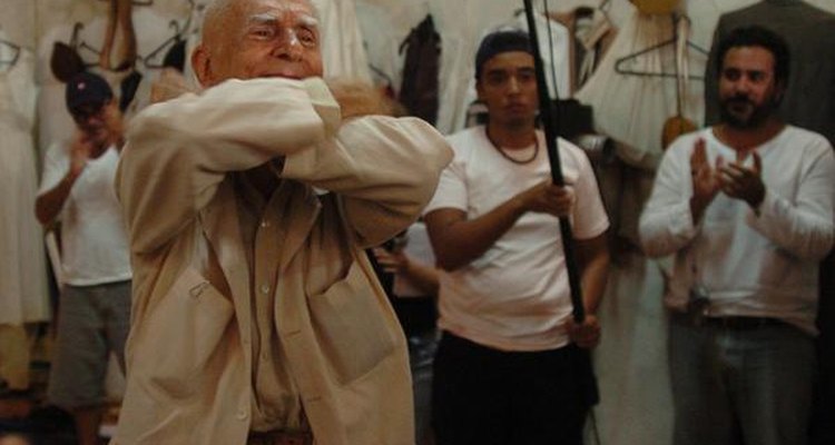 Ariano Suassuna encontra equipe e elenco da minissérie "A Pedra do Reino"