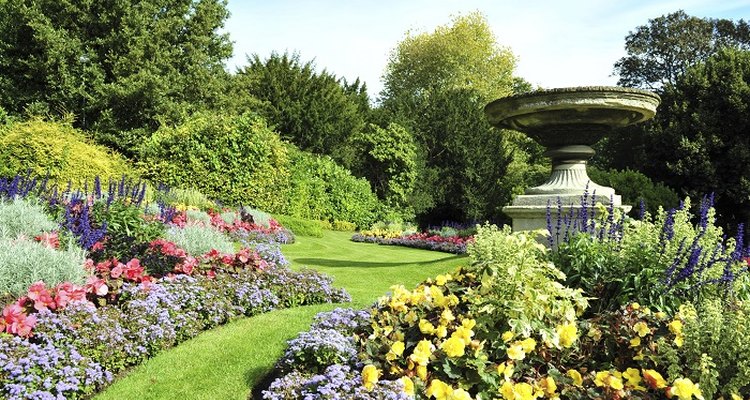 When planned correctly, garden borders can be narrow or wide.