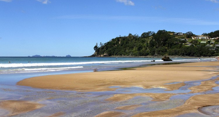 Esta praia possui águas com temperaturas que chagam a 64ºC