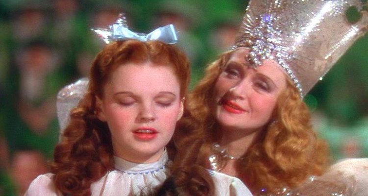 Make your own Glinda crown for a good witch costume.