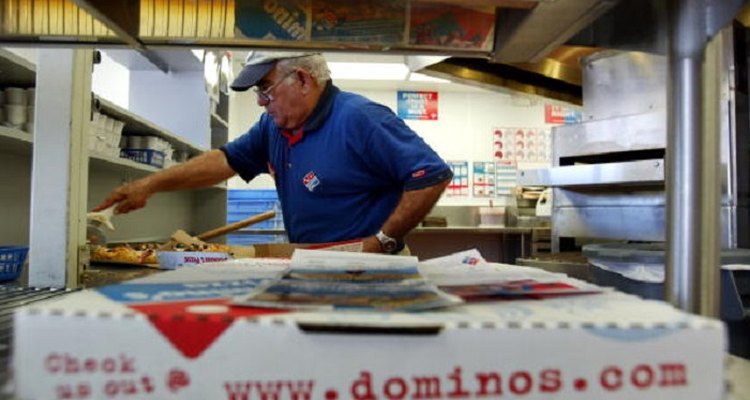 It's suprisingly simple to eat healthily at Domino's Pizza.