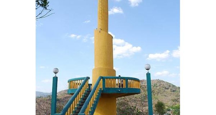 El faro visionario se ubica en el Parque El Cerrito.