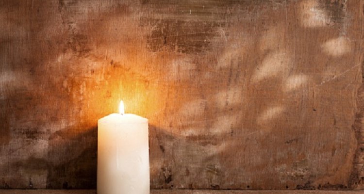 Keep candles clean and dirt-free for a clean burn.