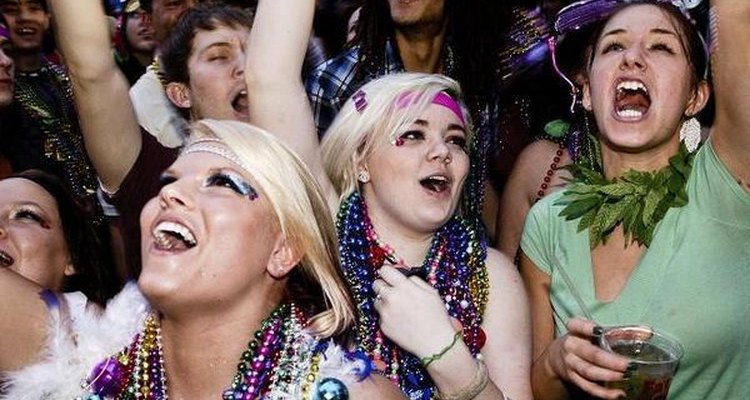 Os colares de contas caracterizam o Carnaval de Nova Orleans
