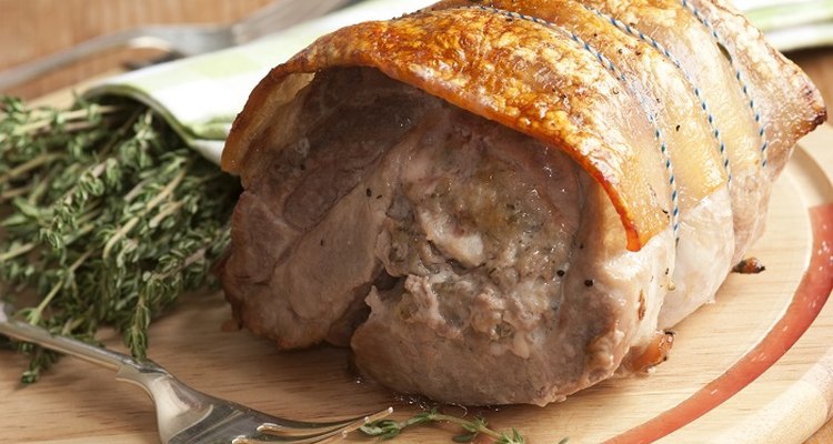 Rub salt into the pork fat layer to make delicious, crispy crackling.