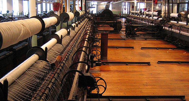 How Is Cotton Made Into a Yarn?