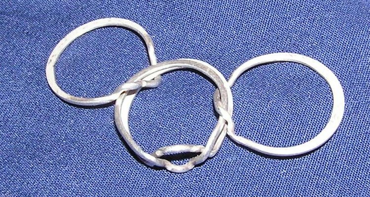 how-to-put-together-puzzle-rings