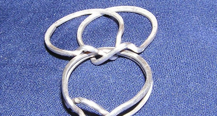 how-to-put-together-puzzle-rings