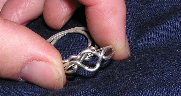 how-to-put-together-puzzle-rings