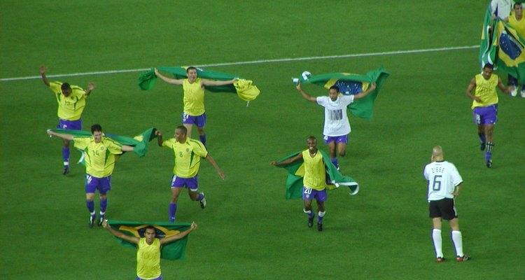 A década de 1990 e o começo do século 21 foram os anos de retomada da hegemonia brasileira no futebol.