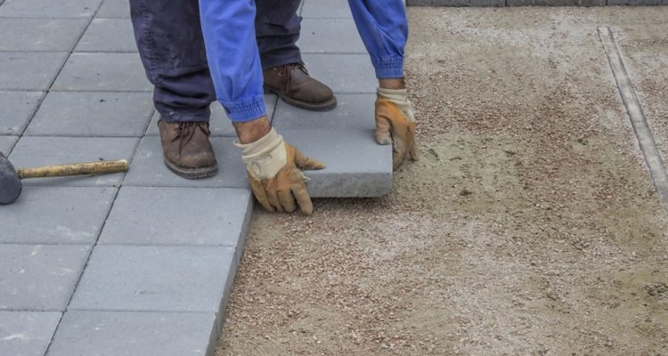 how-to-lay-a-patio-or-lay-paving-slabs-wonkee-donkee-tools