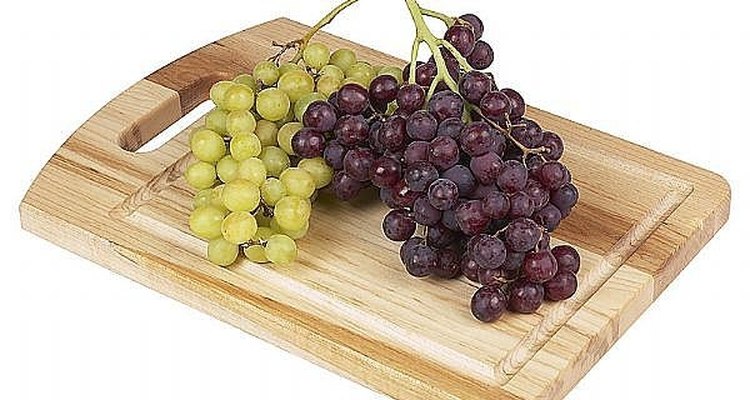 Las uvas amargas hacen vino dulce.