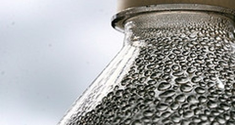 O congelamento de água em garrafas de plástico pode ser uma das coisas mais seguras de se fazer com plástico