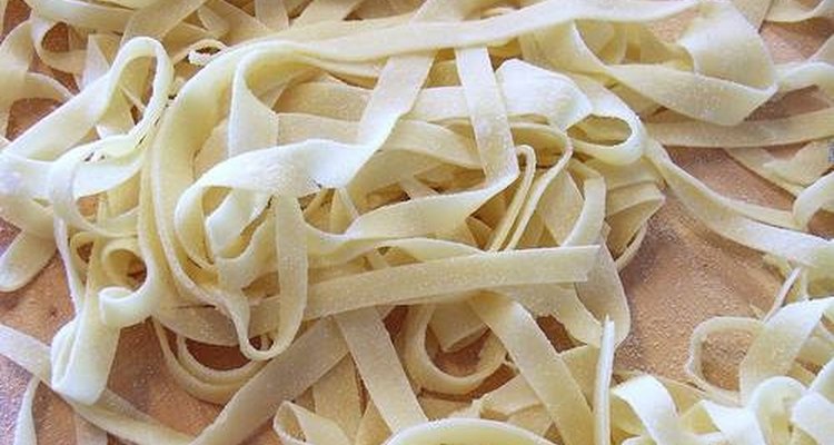 É possível preparar macarrão sem glúten