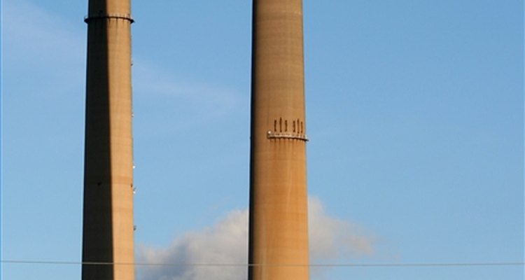 Produção de energia elétrica pode ser feita pela queima de carvão.