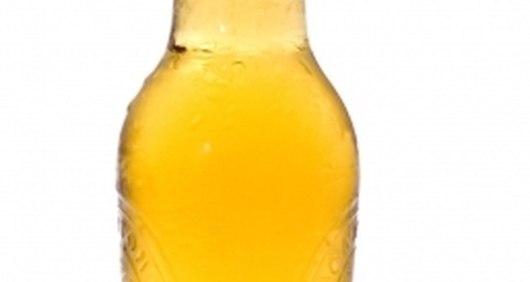 El único problema que existe en la cerveza colocada en botellas transparentes es que se pone rancia.