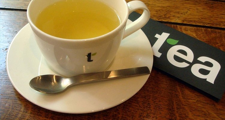 Os suplementos de ervas em forma de chá ajudarão a aliviar seus sintomas