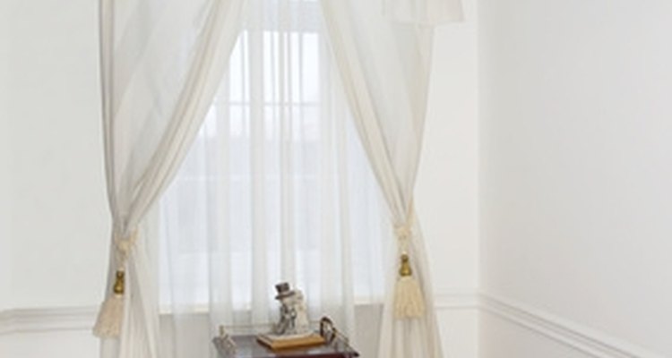 Swagged curtains can look very elegant.