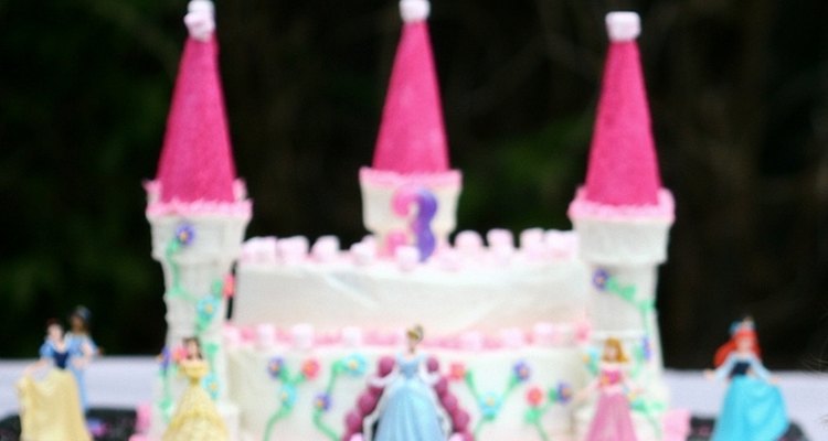 Minnie Mouse Castle Cake - CakeCentral.com