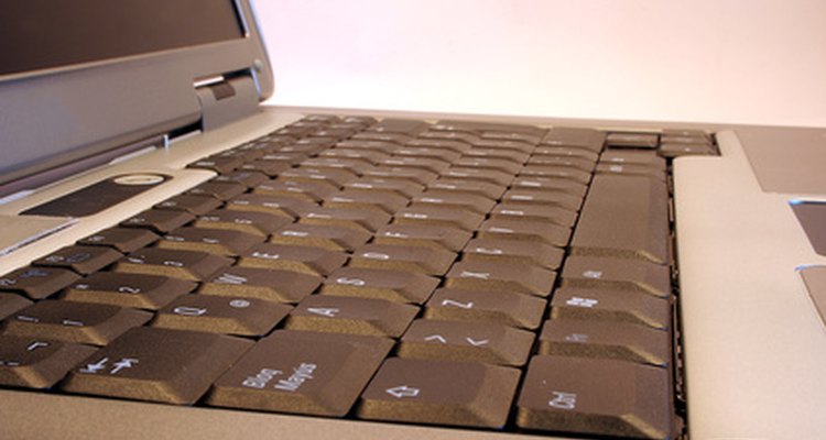 Aprenda a desmontar um laptop eMachines