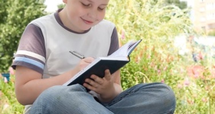 Escribir listas ayuda al niño a hacer lluvia de ideas.