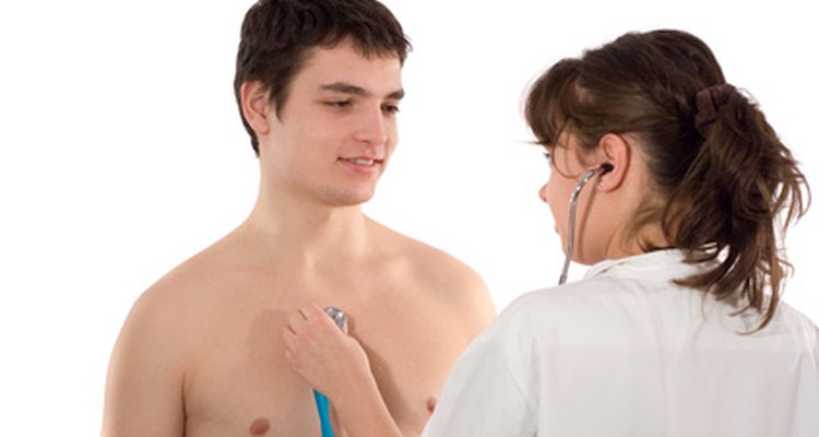 A dilatação atrial esquerda (DAE) é também conhecida como hipertrofia atrial esquerda.