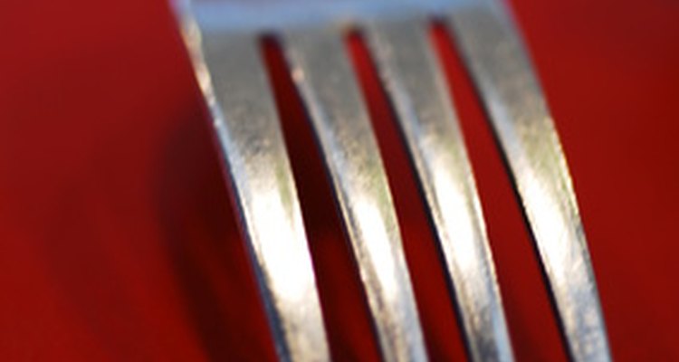 Rust spots on utensils are not particularly dangerous.