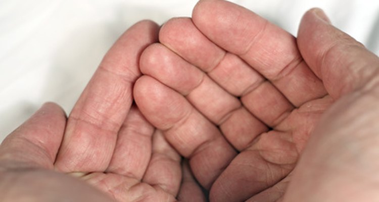 Uma má circulação pode causar formigamento nas mãos e nos pés