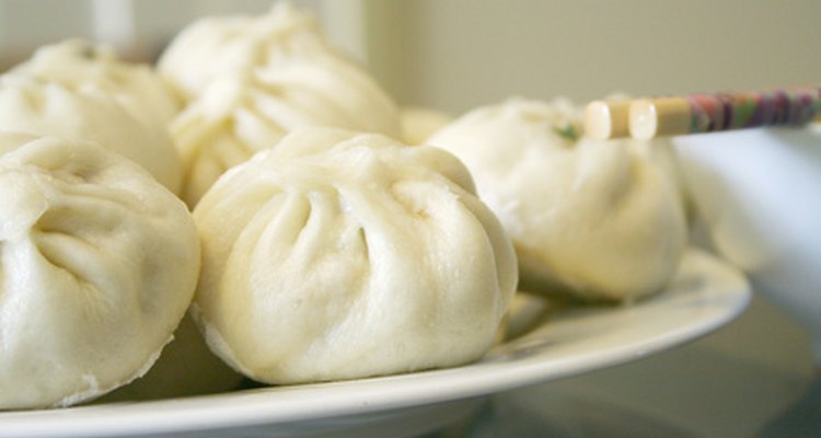 El baozi puede rellenarse con vegetales, fruta o carne.
