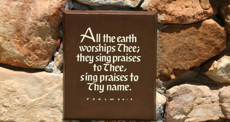 Make your own wall plaque.