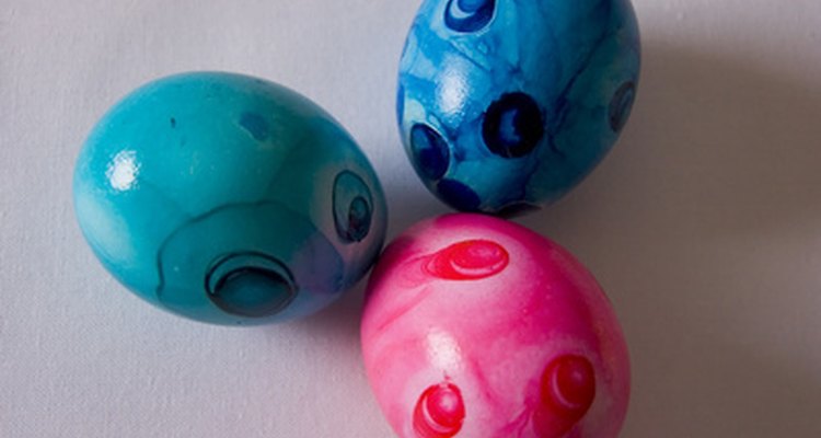 Há muitas maneiras criativas para decorar seus ovos de Páscoa
