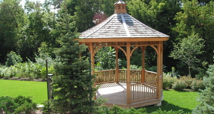 Types of Roof Covers for a Gazebo