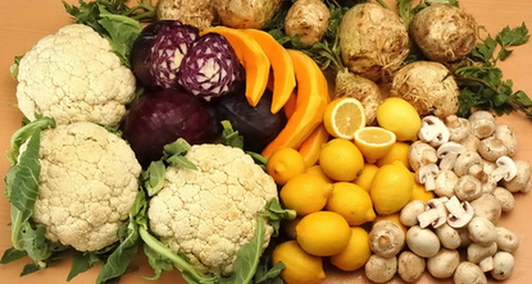 As frutas e verduras que estragam rapidamente devem ser consumidas logo após a data da compra