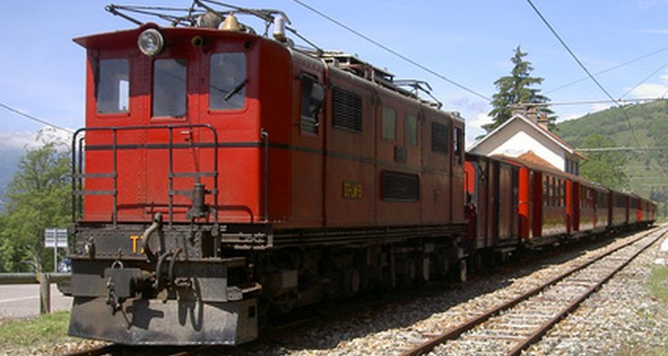 Trains use air compression whistles.