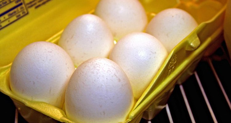 Los huevos y otros alimentos se echan a perder rápidamente si tu refrigerador está estropeado.