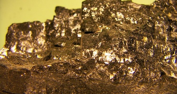 O carvão é utilizado para a produção de carbeto de cálcio