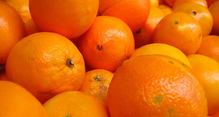 La vitamina C se encuentran en los cítricos como la naranja.