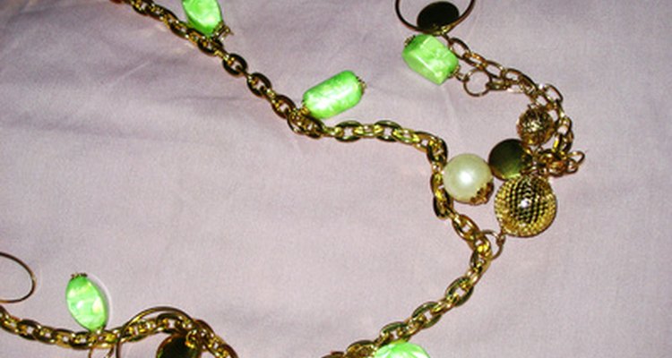 Monet Jewelry es una línea de accesorios vintage.