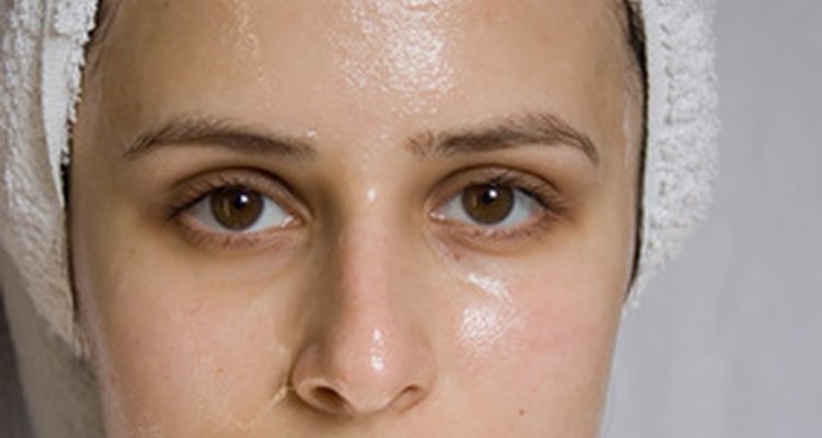 Produtos de tratamento de pele são desenvolvidos por químicos