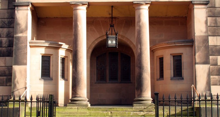Natural sandstone comes in a variety of colours.