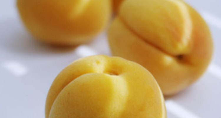 The apricot kernel has high levels of vitamin B17.