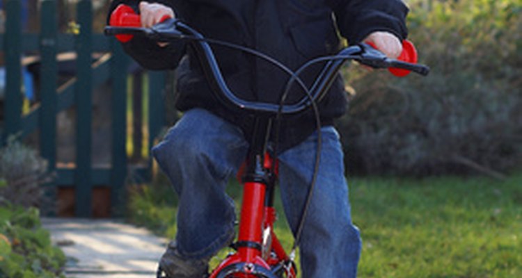 Existe una variedad de actividades en las cuales puedes enseñar la seguridad relacionada a las bicicletas.